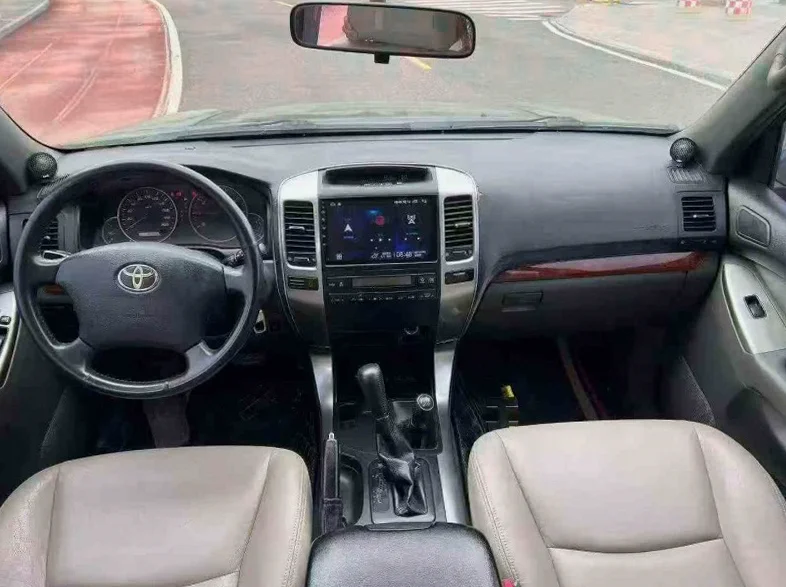 丰田普拉多 后面外观二