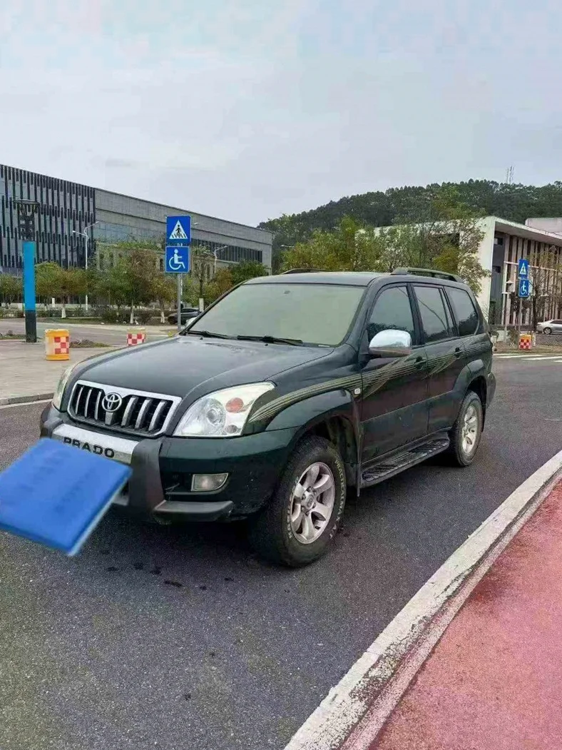 丰田普拉多 正面外观三