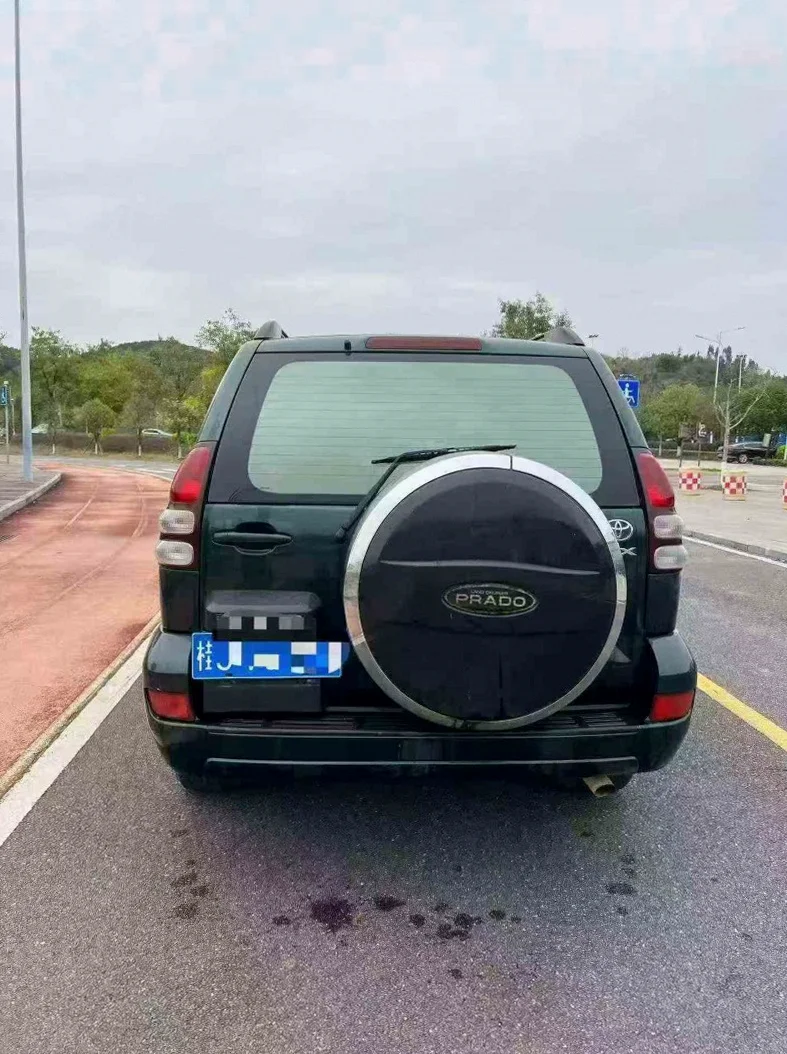 丰田普拉多 驾驶室