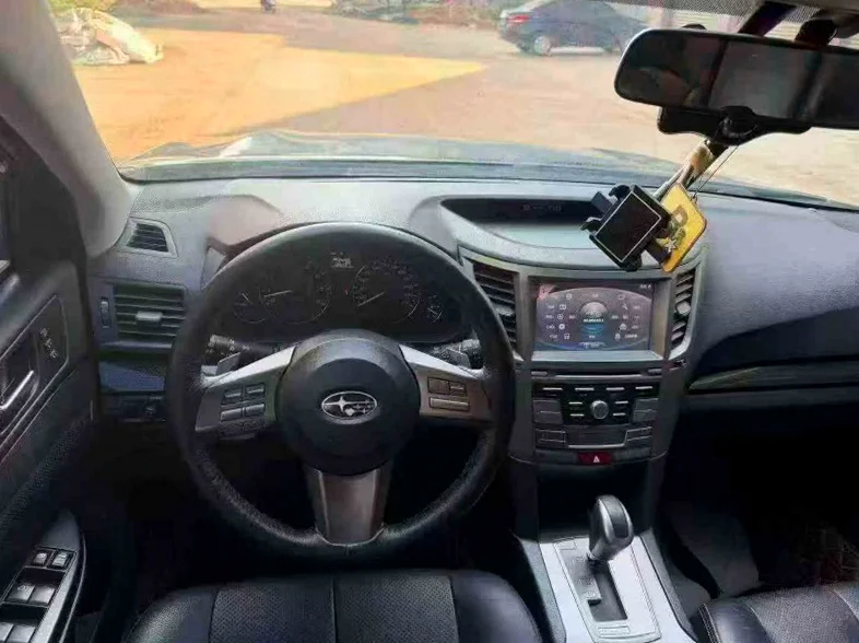 斯巴鲁傲虎 内饰后排