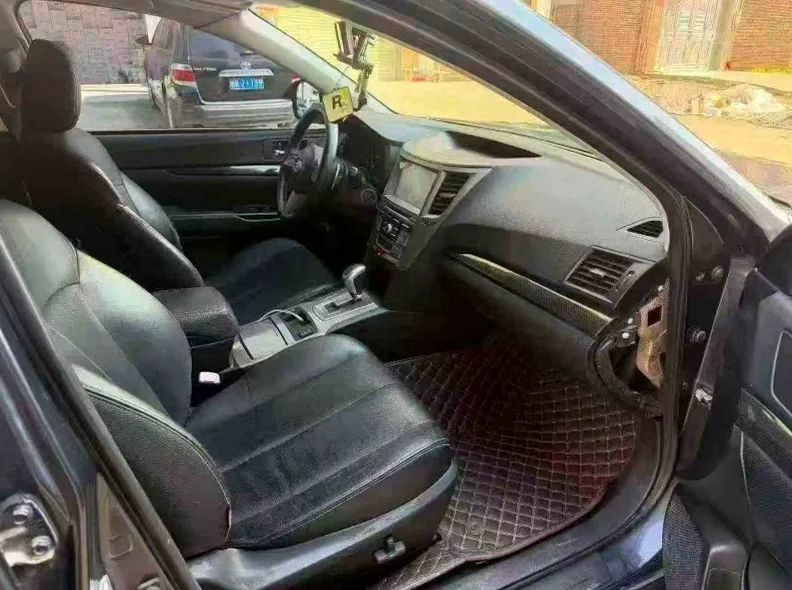 斯巴鲁傲虎 后面外观一