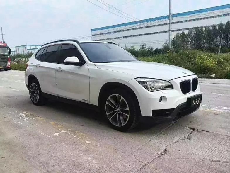 X1宝马 正面外观三