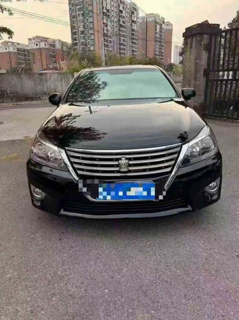 13年丰田皇冠2.5V6高配