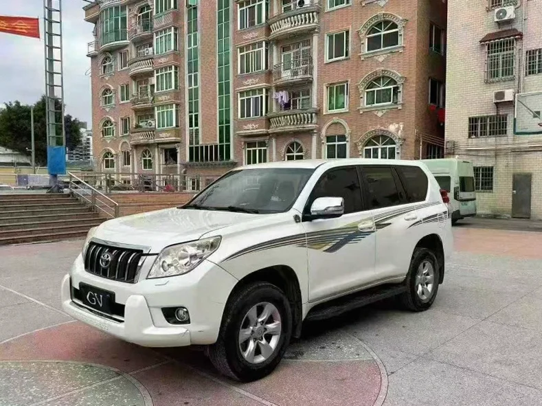 丰田普拉多 正面外观二