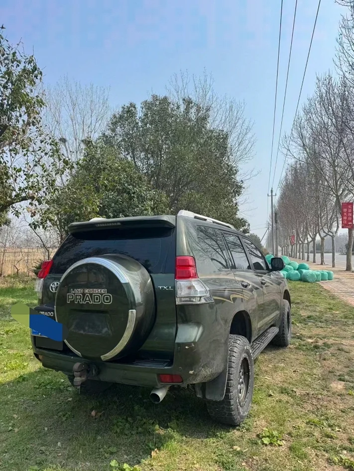 丰田普拉多 后面外观二