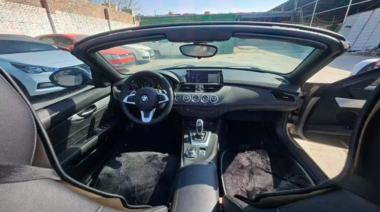 宝马Z4 后面外观三