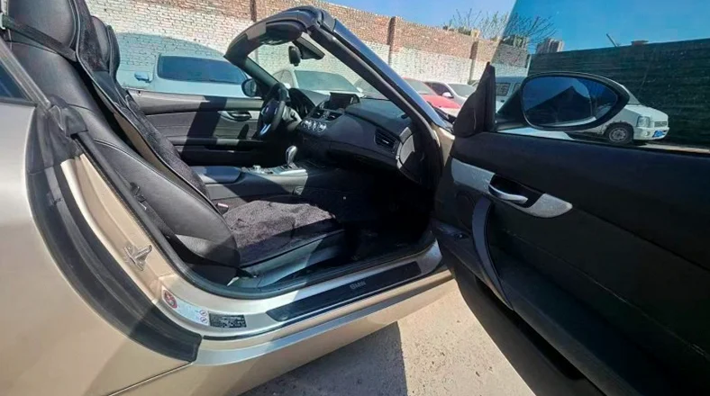 宝马Z4 后面外观一