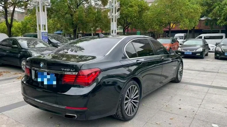 宝马7系 内饰后排