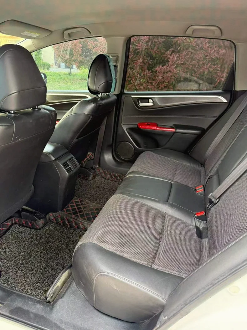 本田杰德 后面外观一