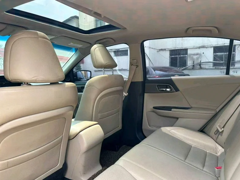 本田雅阁 后面外观二