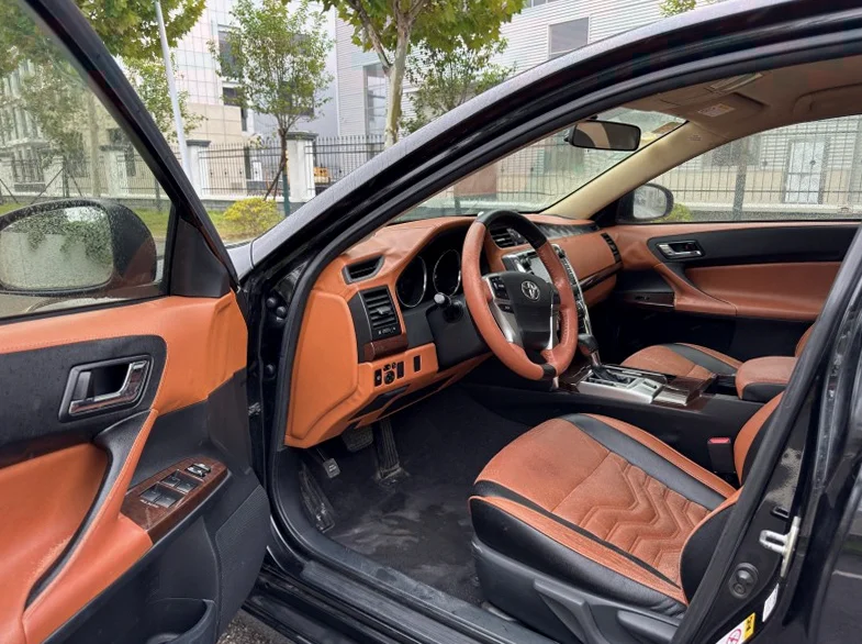 丰田锐志 后面外观三