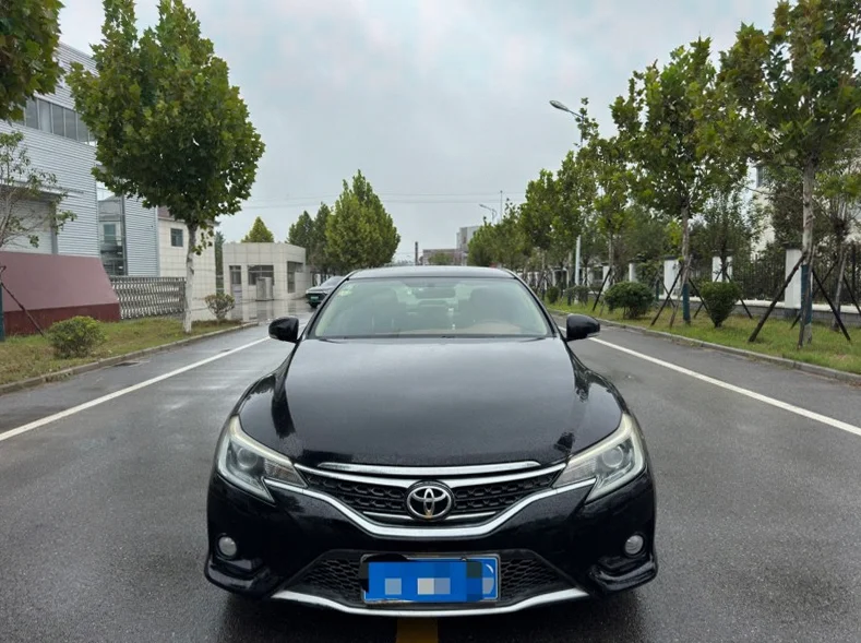 14年丰田锐志2.5排量V6高配