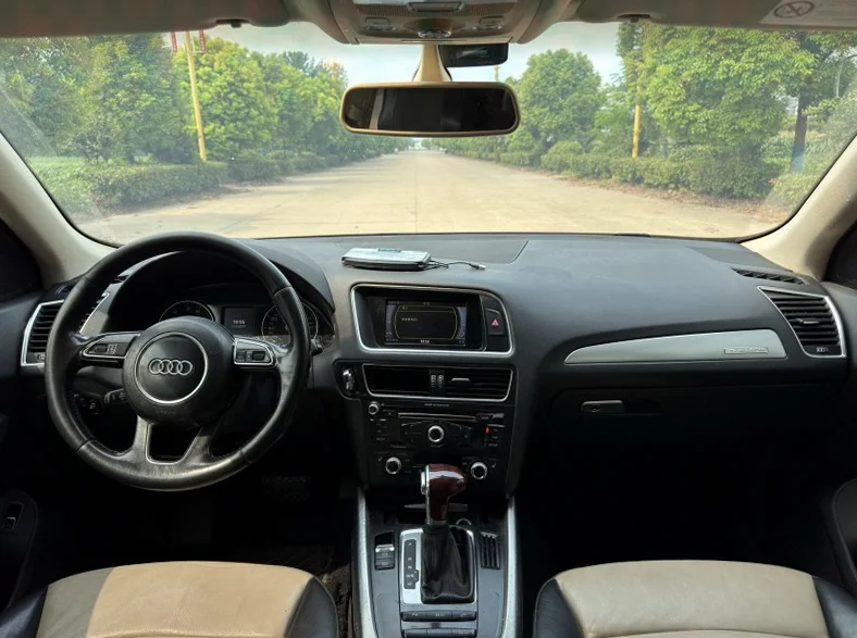 奥迪Q5 内饰后排