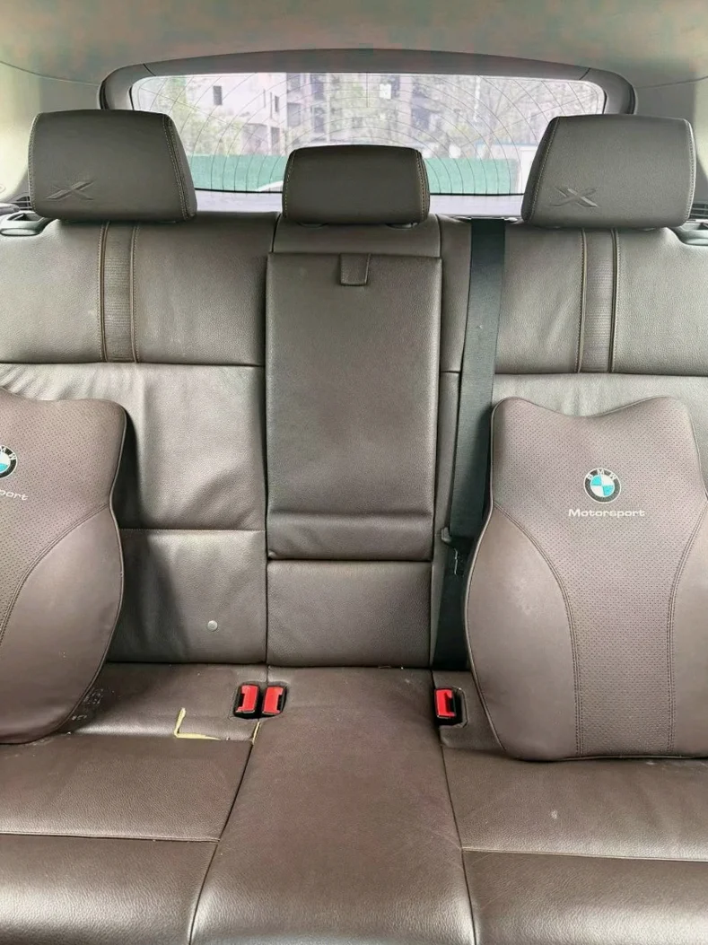 宝马X3 后面外观二