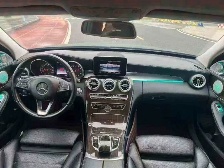 奔驰C 后面外观三