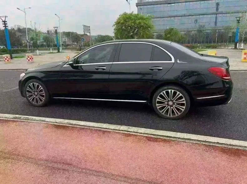 奔驰C 内饰后排