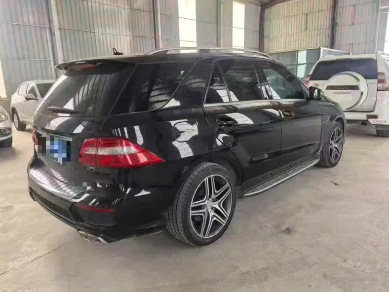 奔驰ML 内饰前排