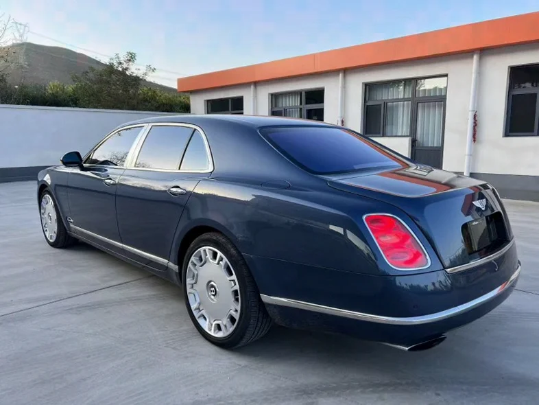 宾利慕尚 后面外观三