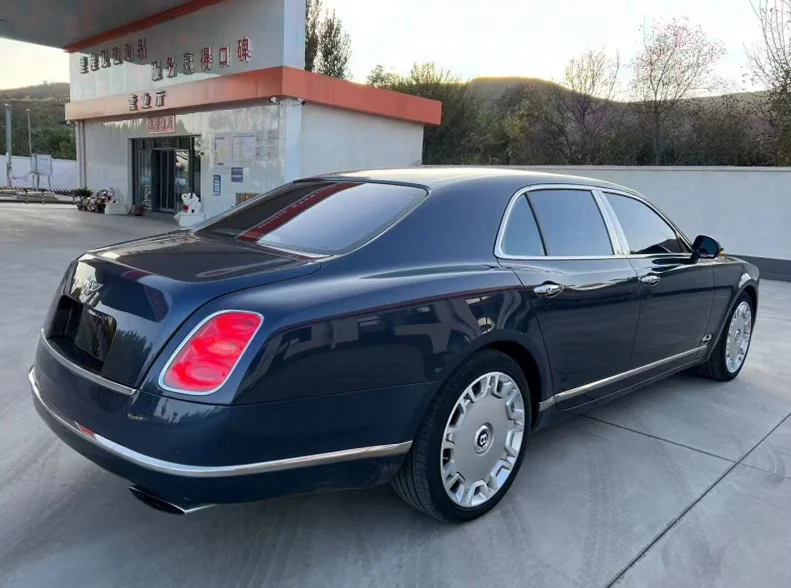 宾利慕尚 驾驶室