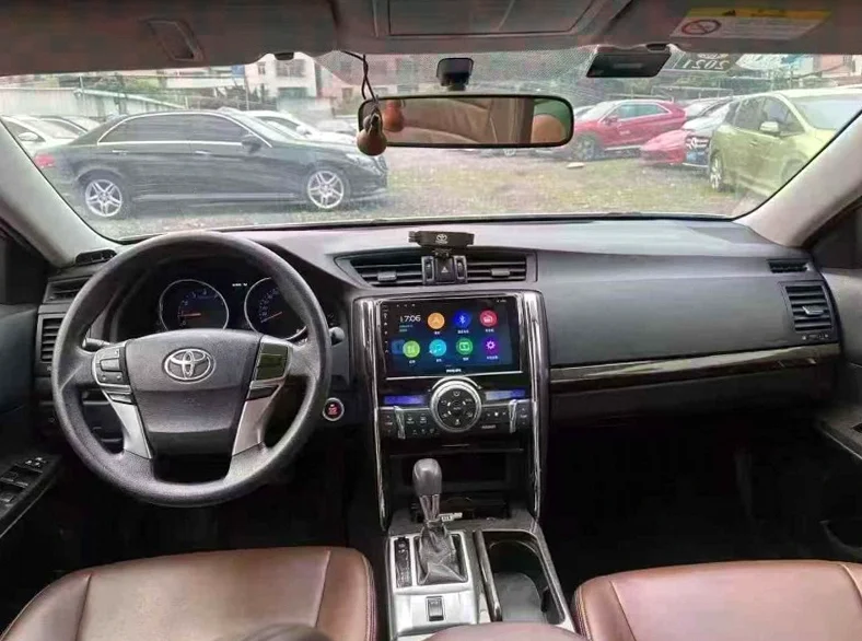 丰田锐志 后面外观二