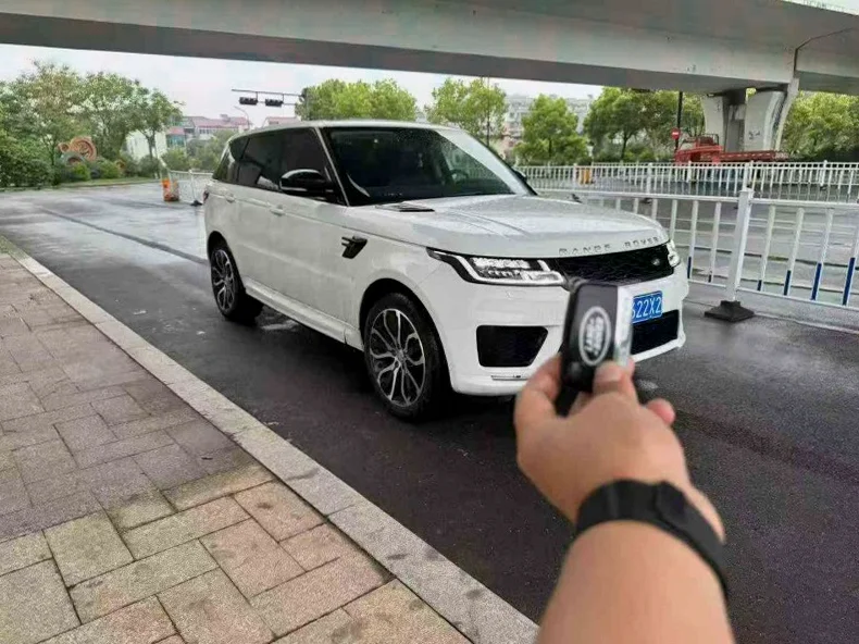 路虎揽胜运动 正面外观二