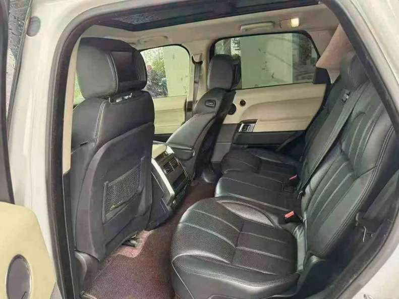 路虎揽胜运动 后面外观一