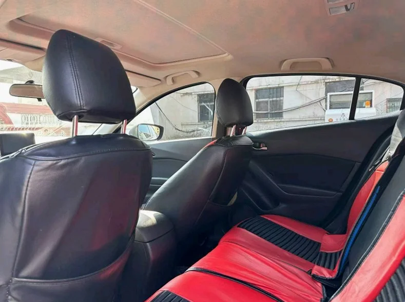 马自达昂克赛拉 后面外观二