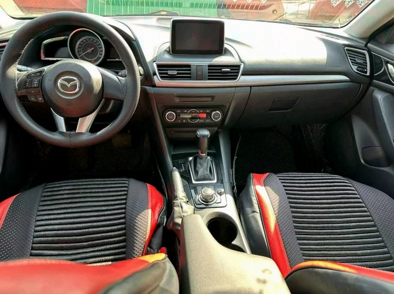 马自达昂克赛拉 后面外观三