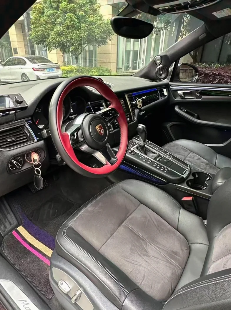 保时捷Macan 后面外观一