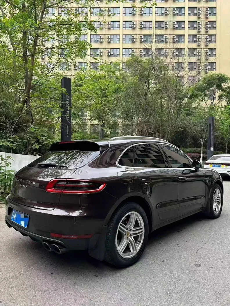 保时捷Macan 驾驶室