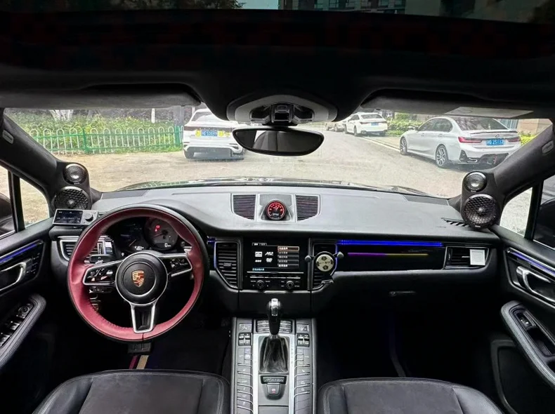 保时捷Macan 后面外观三