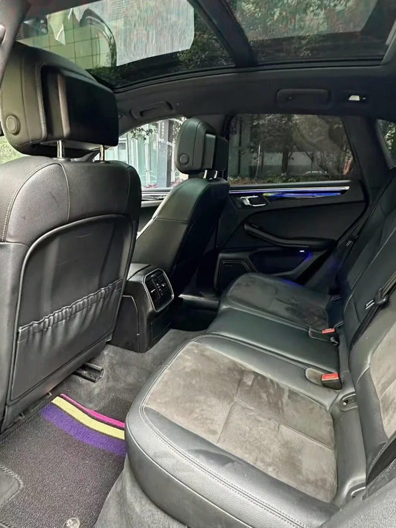 保时捷Macan 后面外观二