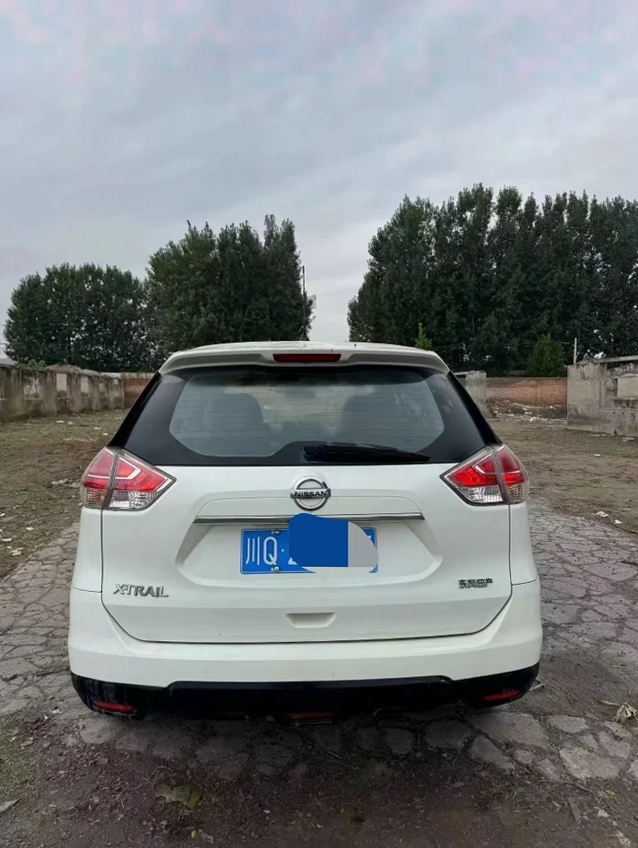 日产奇骏 内饰后排