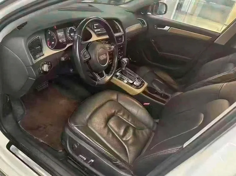 奥迪A4L 后面外观一