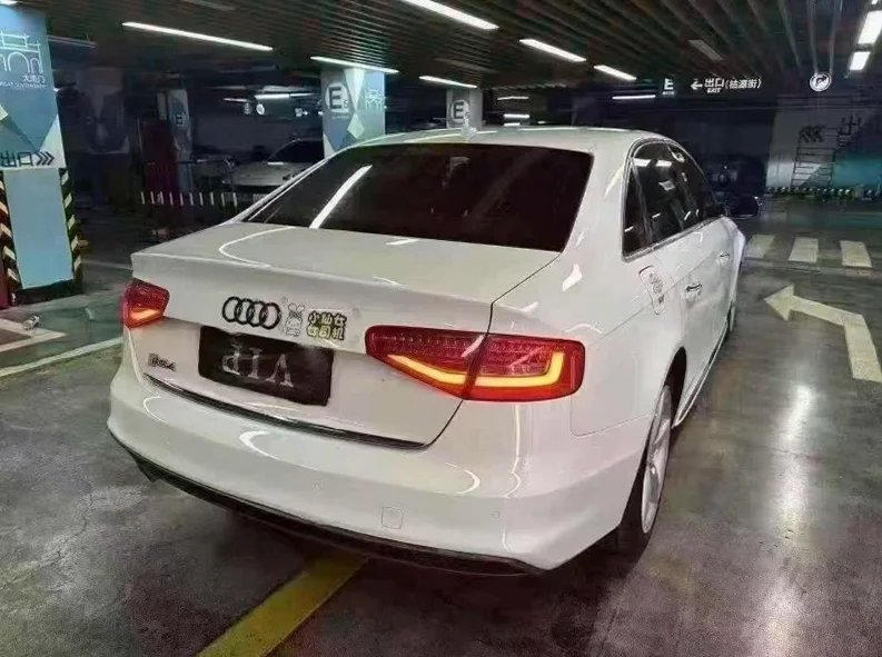 奥迪A4L 内饰前排