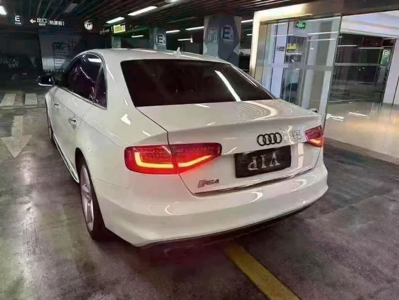 奥迪A4L 内饰后排