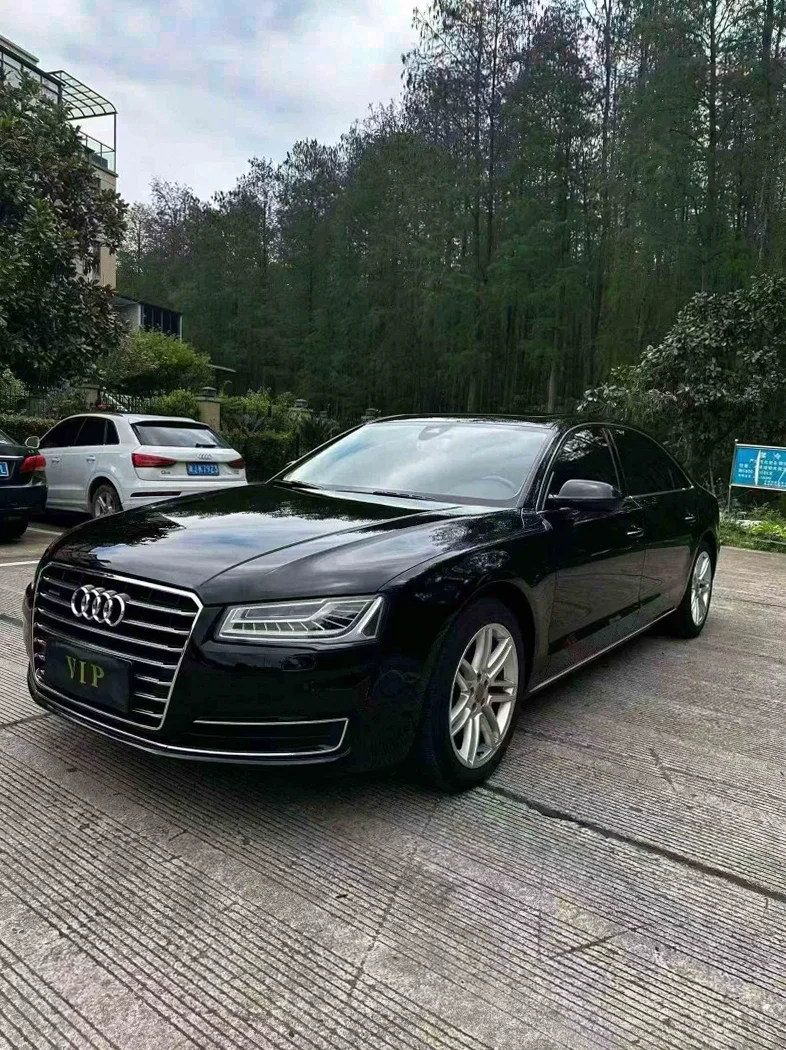 奥迪A8L 正面外观二