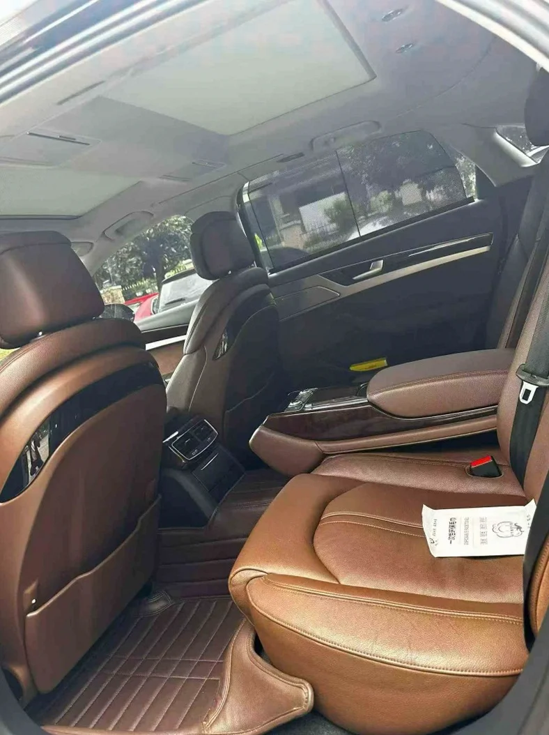 奥迪A8L 后面外观二