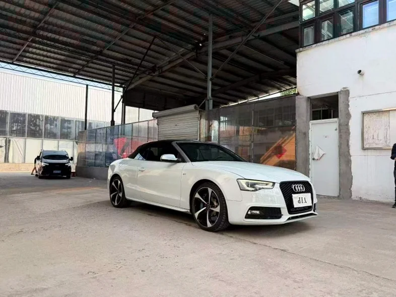 奥迪A5 正面外观三