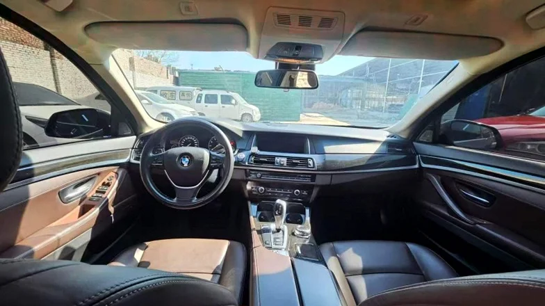 宝马5系 后面外观三