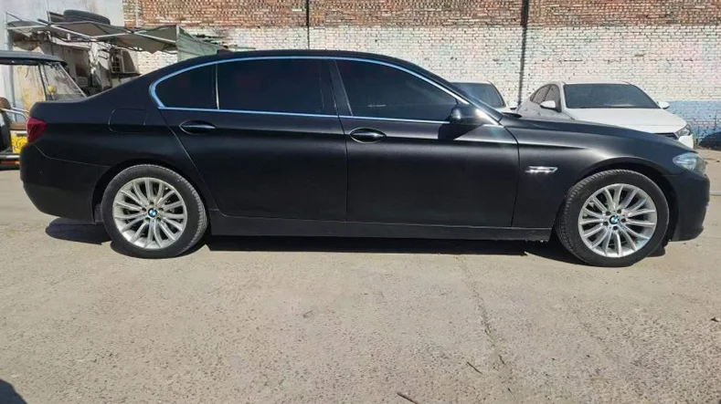 宝马5系 正面外观三