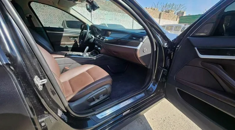 宝马5系 内饰前排