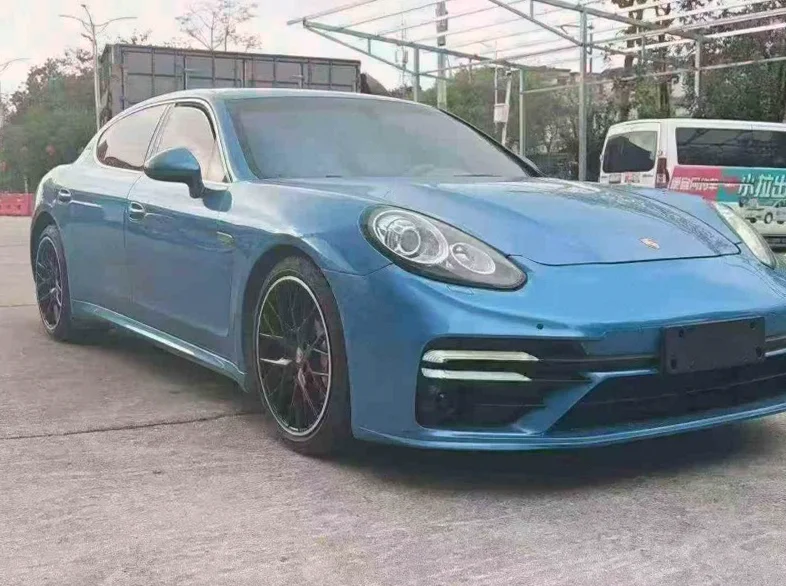 保时捷帕拉梅拉 正面外观三