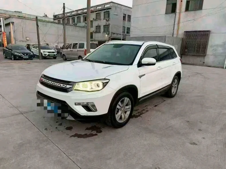 长安汽车CS75 正面外观二