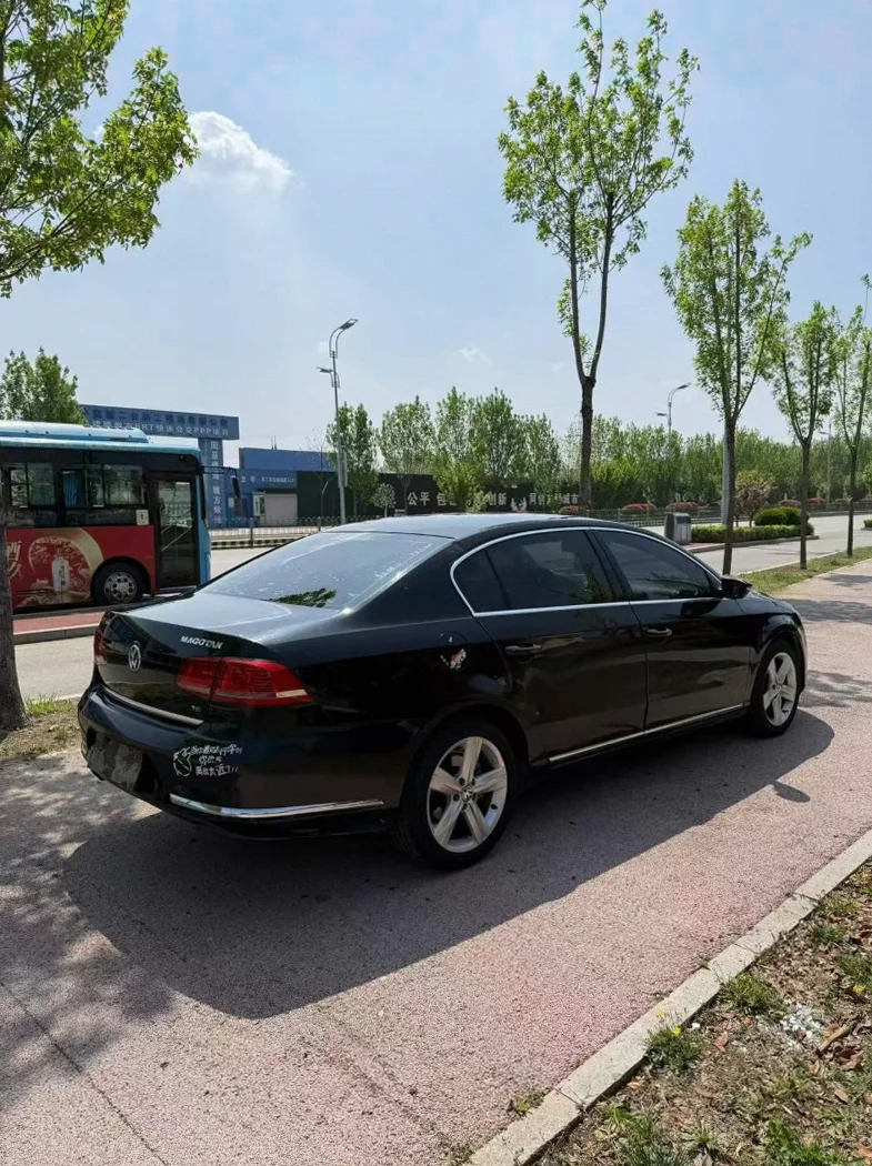 大众迈腾 内饰后排