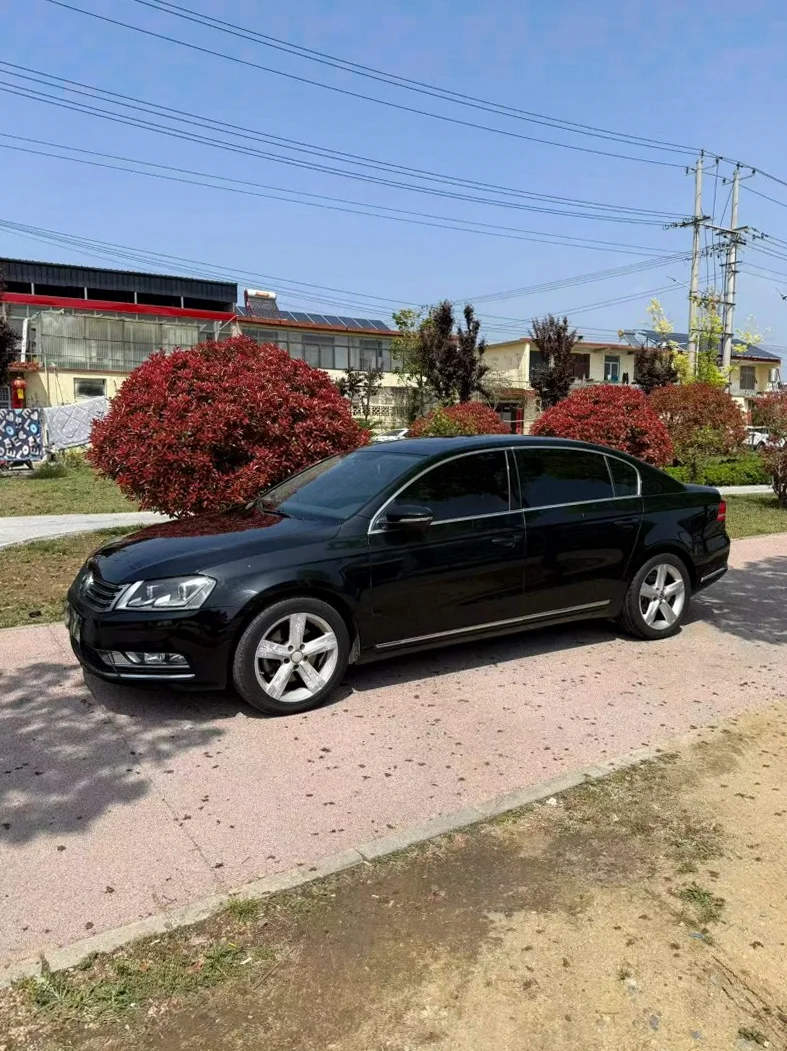 大众迈腾 正面外观二