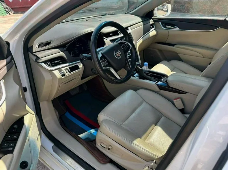 凯迪拉克XTS 后面外观一