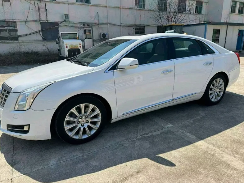 凯迪拉克XTS 正面外观三