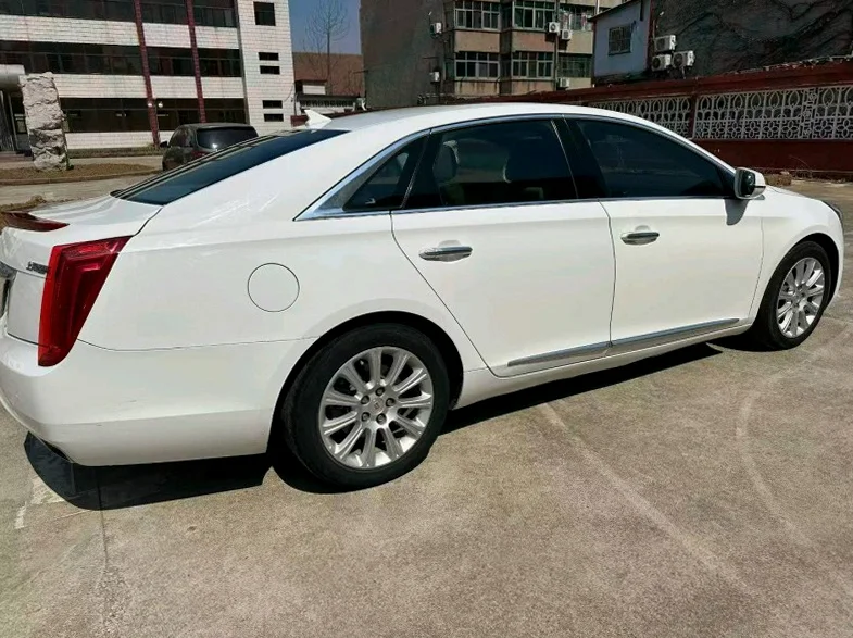 凯迪拉克XTS 内饰后排