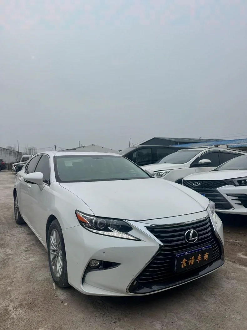 雷克萨斯ES 正面外观三